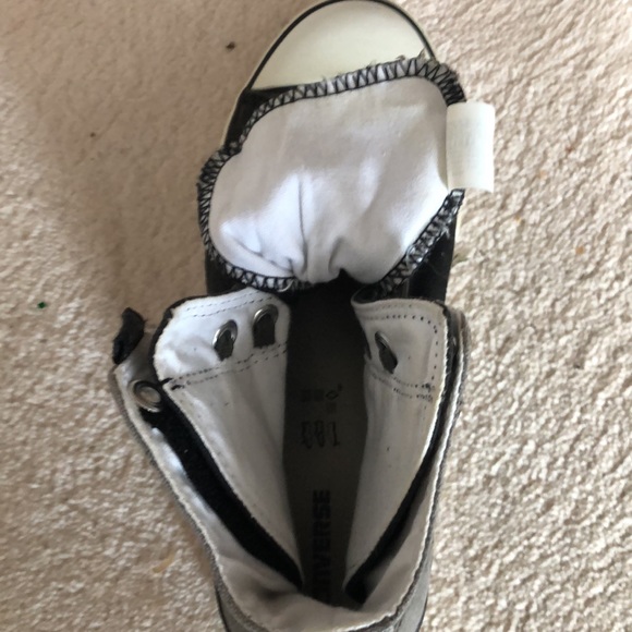 Converse Chuck Taylor high tops size 6 mens/7 1/2 women black/grey. - Picture 4 of 7